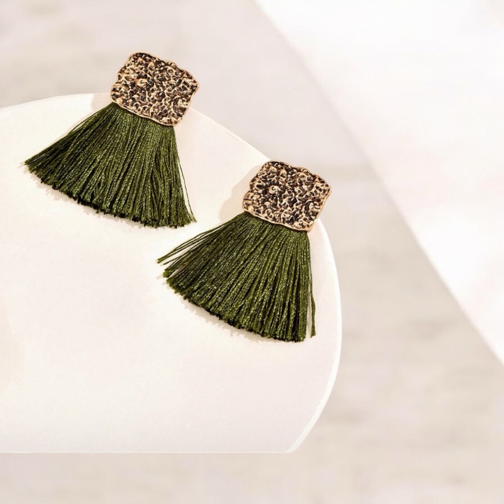 Elegant Green Vintage Tassel Earrings